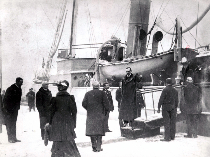 Kong Haakon ankommer Norge 25. november 1905  (Arkivbilde, NTB/Scanpix)